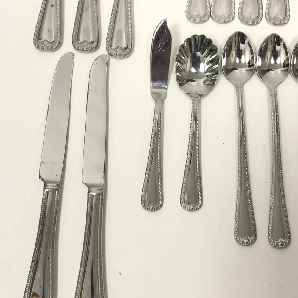 Reed & Barton WAKEFIELD Stainless 18/10 Glossy Silverware Flatware Lot Of 27